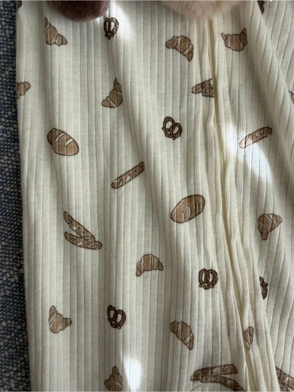 Apple cream ribbed